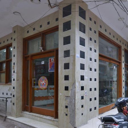 Family Hotel By Pg International New Delhi Eksteriør bilde