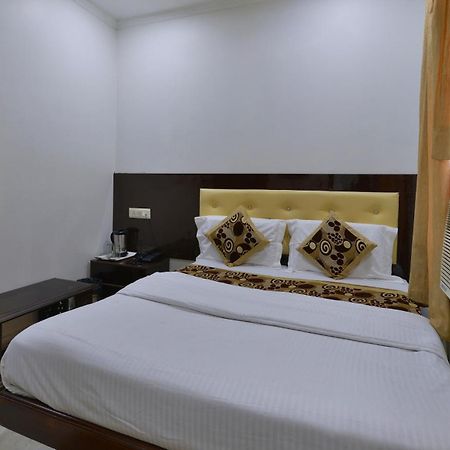 Family Hotel By Pg International New Delhi Eksteriør bilde